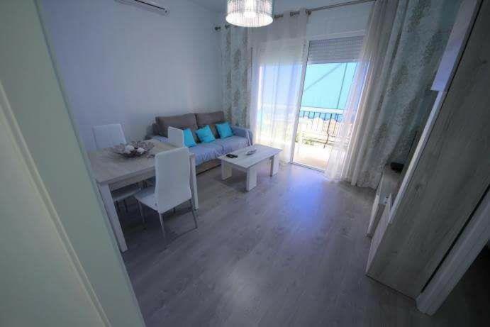 Paseo Maritimo Los Boliches. فوينخيرولا المظهر الخارجي الصورة